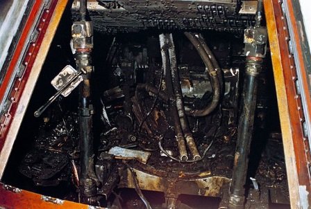 Interior da Apollo 1 após o incêndio. 