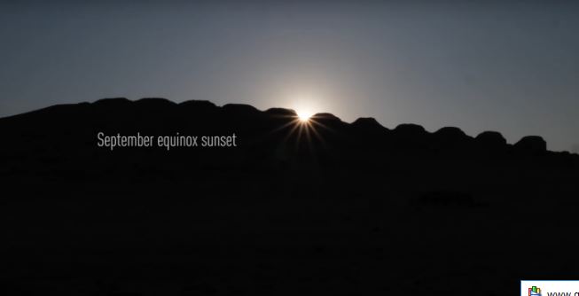 No equinócio de setembro em Chankillo, o Sol se põe entre a sexta e a sétima torre.