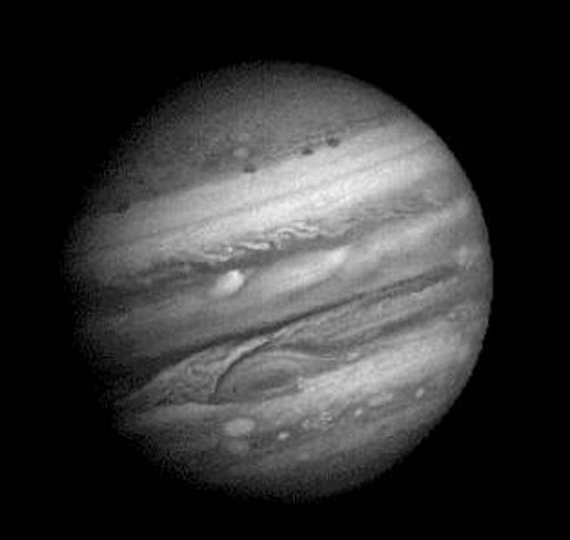Primeira imagem da aproximação da Voyager 1 a Júpiter.