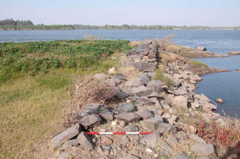 Estrutura descoberta ao longo do Nilo é o sistema hidráulico mais antigo de seu tipo - quebra-mar antigo